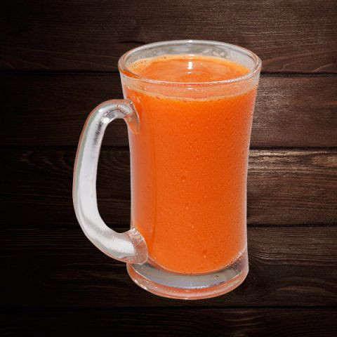 عصير جزر طازج صغير